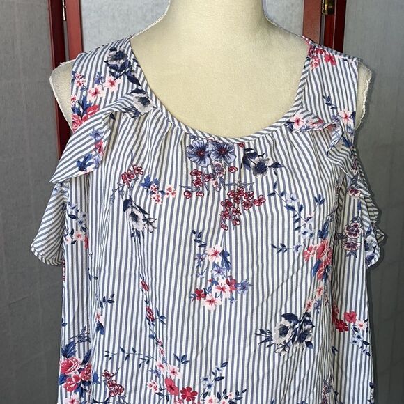 Xhilaration Blue & White Striped Cold Shoulder Floral RuffleTop (Size: M) - Picture 3 of 12